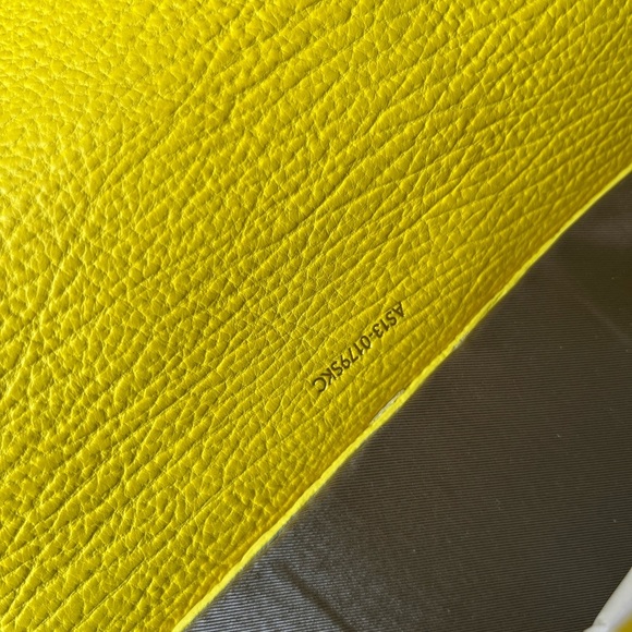 3.1 Phillip Lim Pashli Medium Bright Yellow Calfskin Leather Satchel W/ Strap - Picture 15 of 16